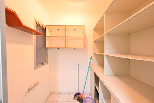 Quarto de Serviço de apartamento para alugar com 3 quartos, 98m² em Vila Clementino, São Paulo