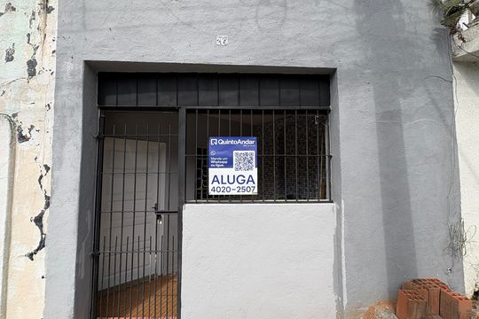Fachada de casa para alugar com 1 quarto, 50m² em Jardim Maracana, São Paulo