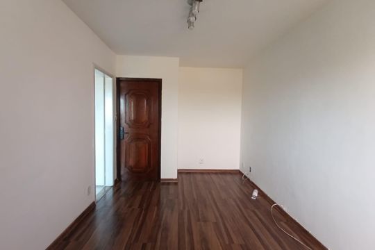 Sala de apartamento para alugar com 2 quartos, 65m² em Comendador Soares, Nova Iguaçu