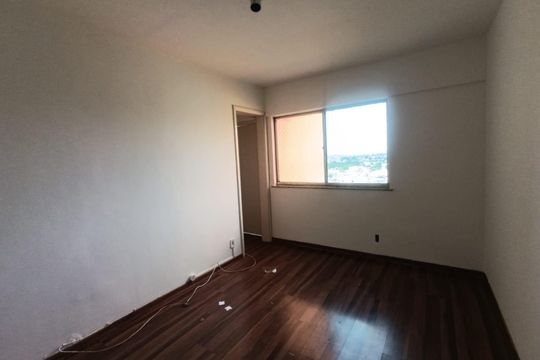 Sala de apartamento para alugar com 2 quartos, 65m² em Comendador Soares, Nova Iguaçu