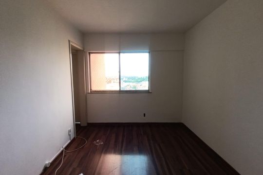 Sala de apartamento para alugar com 2 quartos, 65m² em Comendador Soares, Nova Iguaçu
