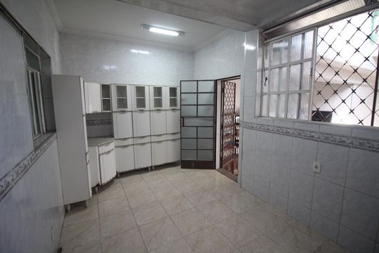 Cozinha de casa para alugar com 2 quartos, 280m² em Milionários, Belo Horizonte