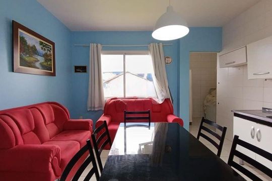 Sala / Cozinha  de apartamento para alugar com 2 quartos, 48m² em Carianos, Florianópolis