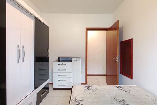 Quarto 2 de apartamento para alugar com 2 quartos, 48m² em Carianos, Florianópolis