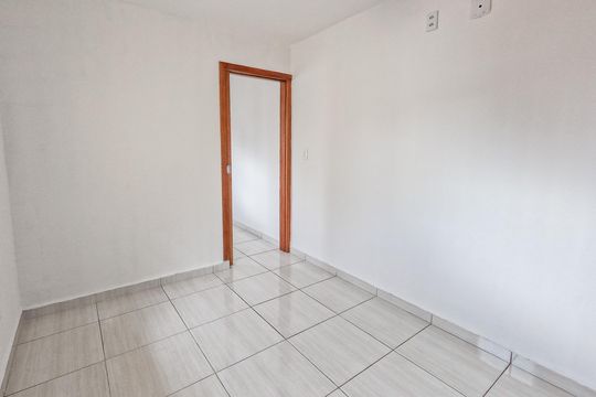 Casa para alugar com 4 quartos, 130m² em Jardim Santo Elias, São Paulo