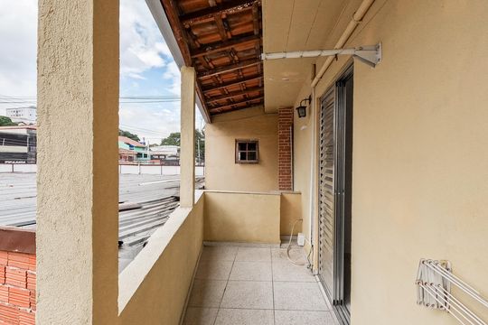 Casa para alugar com 4 quartos, 130m² em Jardim Santo Elias, São Paulo