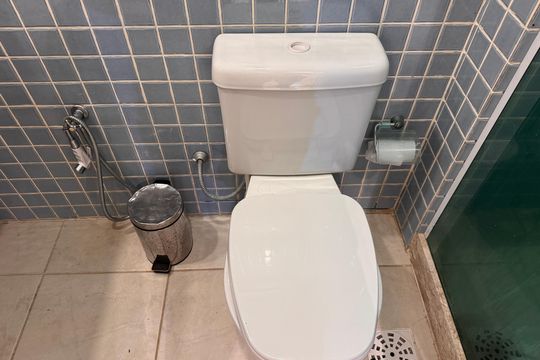 Suíte 1 - Banheiro de casa de condomínio para alugar com 4 quartos, 420m² em Recreio dos Bandeirantes, Rio de Janeiro