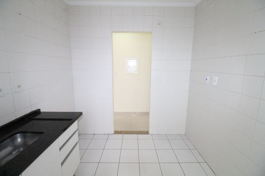 Cozinha de apartamento para alugar com 3 quartos, 80m² em Parque Industrial, São José dos Campos