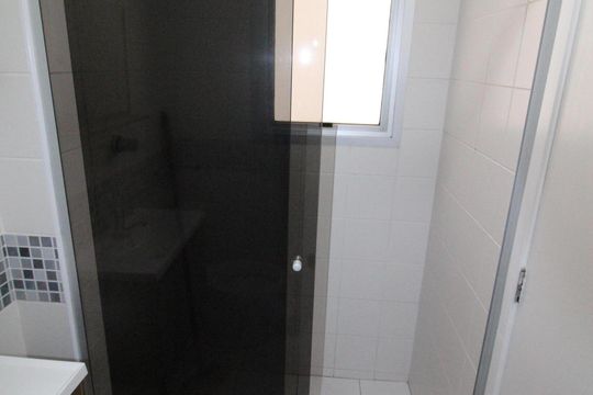 Banheiro da Suíte de apartamento para alugar com 3 quartos, 80m² em Parque Industrial, São José dos Campos