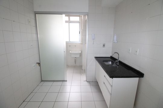 Cozinha de apartamento para alugar com 3 quartos, 80m² em Parque Industrial, São José dos Campos