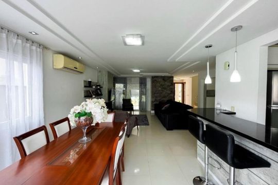 Casa de Condomínio para alugar com 3 quartos, 221m² em Neópolis, Gravataí
