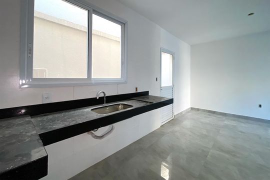 Cozinha de casa à venda com 3 quartos, 124m² em Santa Efigênia, Belo Horizonte