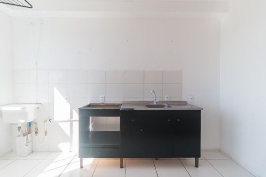 Cozinha de apartamento para alugar com 2 quartos, 49m² em Vila Monteiro, Poá