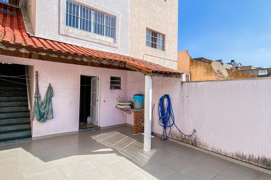 Quintal de casa à venda com 3 quartos, 225m² em Itaquera, São Paulo