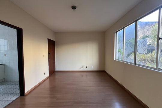 Sala de apartamento para alugar com 3 quartos, 80m² em Alípio de Melo, Belo Horizonte