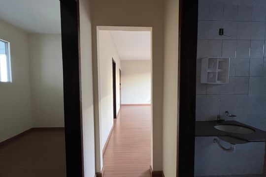 Corredor de apartamento para alugar com 3 quartos, 80m² em Alípio de Melo, Belo Horizonte