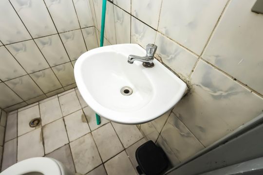 Banheiro de kitnet/studio para alugar com 1 quarto, 15m² em Vila Mariana, São Paulo