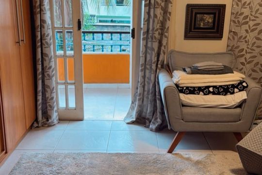 Quarto de casa de condomínio à venda com 3 quartos, 353m² em Itanhangá, Rio de Janeiro