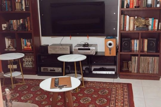 Sala de casa de condomínio à venda com 3 quartos, 353m² em Itanhangá, Rio de Janeiro