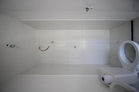 Banheiro de kitnet/studio para alugar com 1 quarto, 18m² em Vila Andrade, São Paulo