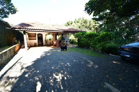 Garagem de casa à venda com 3 quartos, 160m² em Campinas, Campinas