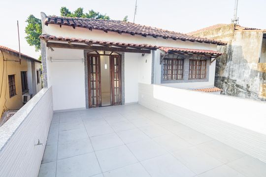 Varanda de casa à venda com 4 quartos, 140m² em Campo Grande, Rio de Janeiro