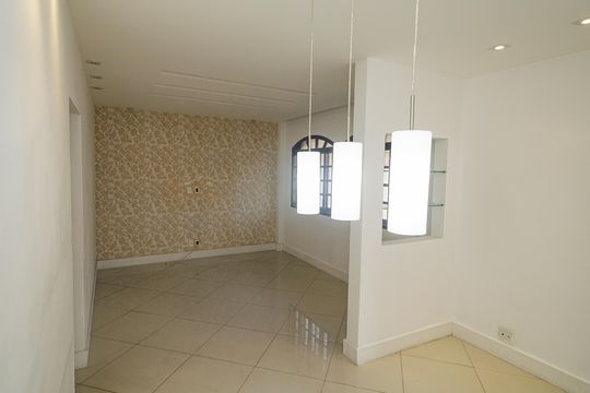 Casa à venda com 4 quartos, 140m² em Campo Grande, Rio de Janeiro