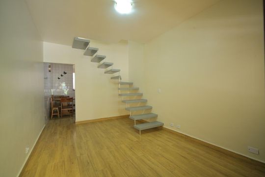 Sala de casa para alugar com 2 quartos, 105m² em Ferrazópolis, São Bernardo do Campo