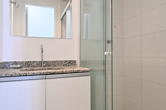 Banheiro Suíte  de apartamento para alugar com 3 quartos, 64m² em Vila Suzana, São Paulo