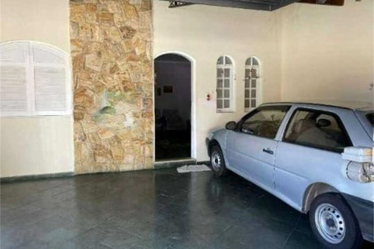 Casa à venda com 4 quartos, 222m² em Jardim Pacaembu, Jundiaí