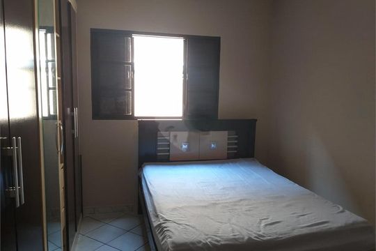 Casa à venda com 3 quartos, 231m² em Parque Residencial Almerinda Chaves, Jundiaí
