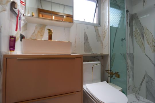 Banheiro de apartamento à venda com 2 quartos, 57m² em Vila Lucia, São Paulo