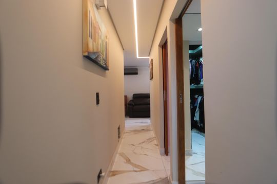 Corredor de apartamento à venda com 2 quartos, 57m² em Vila Lucia, São Paulo