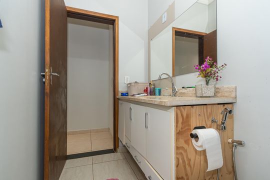 Banheiro Corredor de casa à venda com 3 quartos, 193m² em Jardim Macarenko, Sumaré
