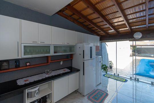 Cozinha  de casa à venda com 3 quartos, 193m² em Jardim Macarenko, Sumaré