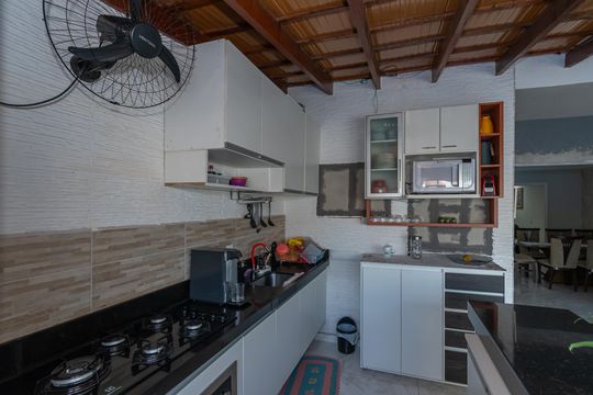 Cozinha  de casa à venda com 3 quartos, 193m² em Jardim Macarenko, Sumaré