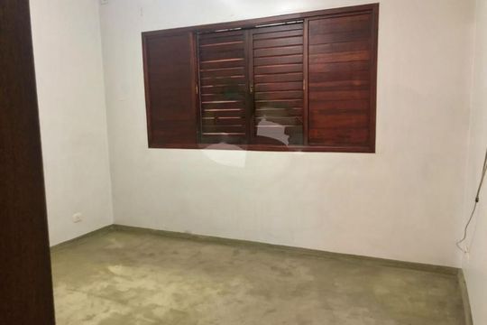 Casa à venda com 2 quartos, 221m² em Parque Jabaquara, São Paulo
