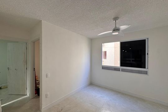 Sala de apartamento à venda com 3 quartos, 44m² em Vargem Pequena, Rio de Janeiro