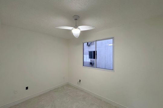 Quarto 1 de apartamento à venda com 3 quartos, 44m² em Vargem Pequena, Rio de Janeiro