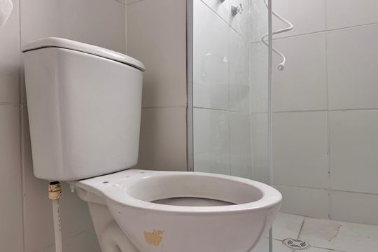 Banheiro Social de apartamento à venda com 3 quartos, 44m² em Vargem Pequena, Rio de Janeiro