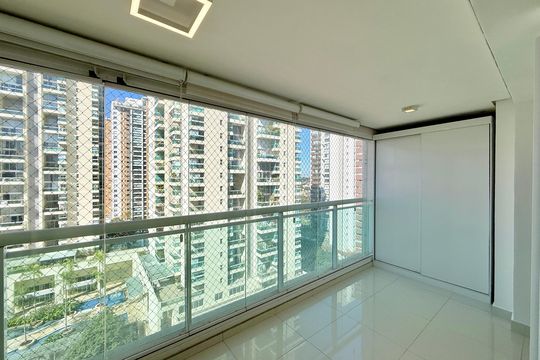 Sacada  de apartamento à venda com 1 quarto, 49m² em Campo Belo, São Paulo