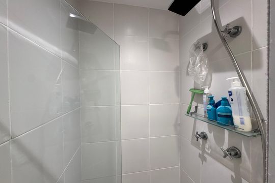 Banheiro Social de apartamento à venda com 2 quartos, 66m² em Barra da Tijuca, Rio de Janeiro
