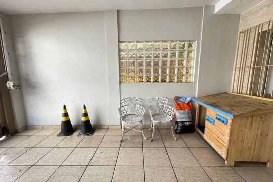 Garagem de casa à venda com 3 quartos, 90m² em Ferreira, São Paulo