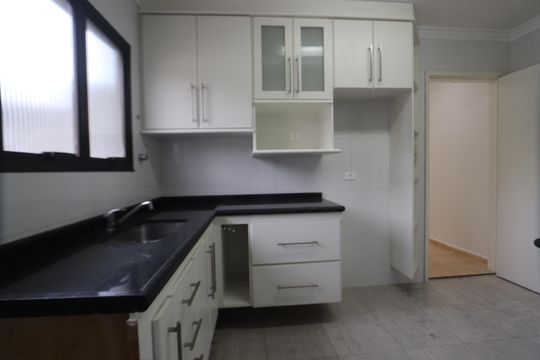 Cozinha de apartamento à venda com 2 quartos, 76m² em Vila Oratorio, São Paulo
