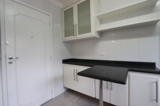 Cozinha de apartamento à venda com 2 quartos, 76m² em Vila Oratorio, São Paulo