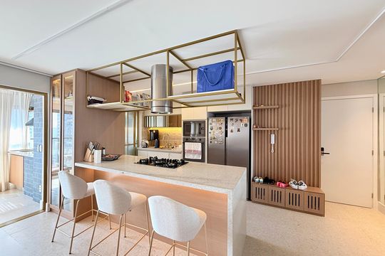 Cozinha  de apartamento à venda com 2 quartos, 84m² em Jardim das Acacias, São Paulo