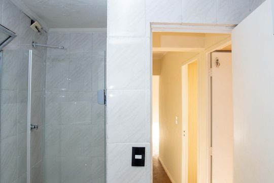 Banheiro de apartamento para alugar com 2 quartos, 60m² em Centro, Diadema