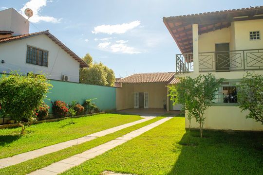 Garagem de casa à venda com 4 quartos, 450m² em Setor Goiânia 2, Goiânia