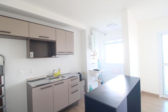 Cozinha de apartamento para alugar com 1 quarto, 37m² em Vila Gea, São Paulo