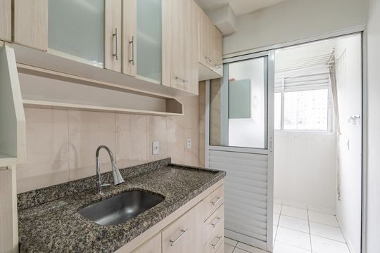 Cozinha de apartamento para alugar com 2 quartos, 50m² em Jardim Maria Estela, São Paulo